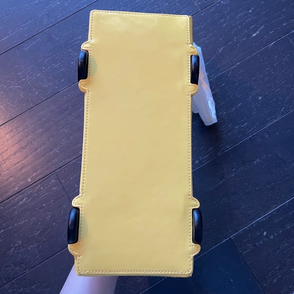 READ like new Kate Spade 3D NYC Taxi Yellow Cab Crossbody Bag KI975 Novelty - Picture 7 of 14